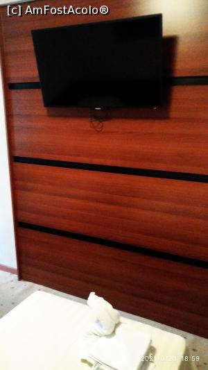 [P23] Hotel Ambasador Scopie » foto by viorelgeorgescu
 - 
<span class="allrVoted glyphicon glyphicon-heart hidden" id="av1237498"></span>
<a class="m-l-10 hidden" id="sv1237498" onclick="voting_Foto_DelVot(,1237498,26919)" role="button">șterge vot <span class="glyphicon glyphicon-remove"></span></a>
<a id="v91237498" class=" c-red"  onclick="voting_Foto_SetVot(1237498)" role="button"><span class="glyphicon glyphicon-heart-empty"></span> <b>LIKE</b> = Votează poza</a> <img class="hidden"  id="f1237498W9" src="/imagini/loader.gif" border="0" /><span class="AjErrMes hidden" id="e1237498ErM"></span>