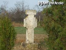 [P10] Manastirea Balaciu - o cruce veche de piatra din curtea manastirii » foto by valimi
 - 
<span class="allrVoted glyphicon glyphicon-heart hidden" id="av168583"></span>
<a class="m-l-10 hidden" id="sv168583" onclick="voting_Foto_DelVot(,168583,26966)" role="button">șterge vot <span class="glyphicon glyphicon-remove"></span></a>
<a id="v9168583" class=" c-red"  onclick="voting_Foto_SetVot(168583)" role="button"><span class="glyphicon glyphicon-heart-empty"></span> <b>LIKE</b> = Votează poza</a> <img class="hidden"  id="f168583W9" src="/imagini/loader.gif" border="0" /><span class="AjErrMes hidden" id="e168583ErM"></span>