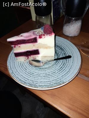 [P19] Felia de tort! » foto by gigigigi
 - 
<span class="allrVoted glyphicon glyphicon-heart hidden" id="av1242883"></span>
<a class="m-l-10 hidden" id="sv1242883" onclick="voting_Foto_DelVot(,1242883,26971)" role="button">șterge vot <span class="glyphicon glyphicon-remove"></span></a>
<a id="v91242883" class=" c-red"  onclick="voting_Foto_SetVot(1242883)" role="button"><span class="glyphicon glyphicon-heart-empty"></span> <b>LIKE</b> = Votează poza</a> <img class="hidden"  id="f1242883W9" src="/imagini/loader.gif" border="0" /><span class="AjErrMes hidden" id="e1242883ErM"></span>