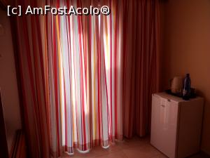 [P30] Un pic de culoare cu draperia. » foto by maryka
 - 
<span class="allrVoted glyphicon glyphicon-heart hidden" id="av1246309"></span>
<a class="m-l-10 hidden" id="sv1246309" onclick="voting_Foto_DelVot(,1246309,27007)" role="button">șterge vot <span class="glyphicon glyphicon-remove"></span></a>
<a id="v91246309" class=" c-red"  onclick="voting_Foto_SetVot(1246309)" role="button"><span class="glyphicon glyphicon-heart-empty"></span> <b>LIKE</b> = Votează poza</a> <img class="hidden"  id="f1246309W9" src="/imagini/loader.gif" border="0" /><span class="AjErrMes hidden" id="e1246309ErM"></span>