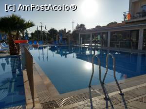 [P04] Dimineața la piscină. În stânga este piscina pentru copii. » foto by maryka
 - 
<span class="allrVoted glyphicon glyphicon-heart hidden" id="av1246283"></span>
<a class="m-l-10 hidden" id="sv1246283" onclick="voting_Foto_DelVot(,1246283,27007)" role="button">șterge vot <span class="glyphicon glyphicon-remove"></span></a>
<a id="v91246283" class=" c-red"  onclick="voting_Foto_SetVot(1246283)" role="button"><span class="glyphicon glyphicon-heart-empty"></span> <b>LIKE</b> = Votează poza</a> <img class="hidden"  id="f1246283W9" src="/imagini/loader.gif" border="0" /><span class="AjErrMes hidden" id="e1246283ErM"></span>