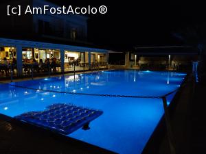 [P58] Noaptea la piscină. » foto by maryka
 - 
<span class="allrVoted glyphicon glyphicon-heart hidden" id="av1246337"></span>
<a class="m-l-10 hidden" id="sv1246337" onclick="voting_Foto_DelVot(,1246337,27007)" role="button">șterge vot <span class="glyphicon glyphicon-remove"></span></a>
<a id="v91246337" class=" c-red"  onclick="voting_Foto_SetVot(1246337)" role="button"><span class="glyphicon glyphicon-heart-empty"></span> <b>LIKE</b> = Votează poza</a> <img class="hidden"  id="f1246337W9" src="/imagini/loader.gif" border="0" /><span class="AjErrMes hidden" id="e1246337ErM"></span>