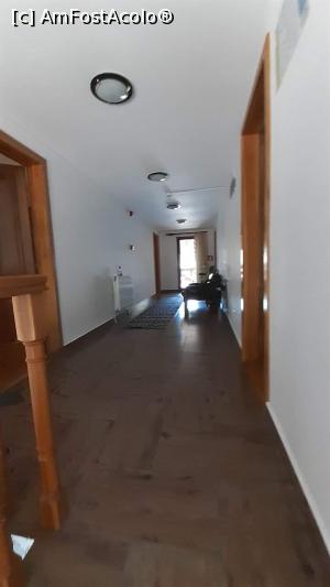 [P18] Holul de la etaj cu cele 4 apartamente » foto by adri-nico
 - 
<span class="allrVoted glyphicon glyphicon-heart hidden" id="av1248149"></span>
<a class="m-l-10 hidden" id="sv1248149" onclick="voting_Foto_DelVot(,1248149,27021)" role="button">șterge vot <span class="glyphicon glyphicon-remove"></span></a>
<a id="v91248149" class=" c-red"  onclick="voting_Foto_SetVot(1248149)" role="button"><span class="glyphicon glyphicon-heart-empty"></span> <b>LIKE</b> = Votează poza</a> <img class="hidden"  id="f1248149W9" src="/imagini/loader.gif" border="0" /><span class="AjErrMes hidden" id="e1248149ErM"></span>