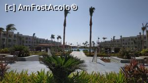 [P20] vedere de pe terasa hotelului spre piscina » foto by elenaadina
 - 
<span class="allrVoted glyphicon glyphicon-heart hidden" id="av1263026"></span>
<a class="m-l-10 hidden" id="sv1263026" onclick="voting_Foto_DelVot(,1263026,27046)" role="button">șterge vot <span class="glyphicon glyphicon-remove"></span></a>
<a id="v91263026" class=" c-red"  onclick="voting_Foto_SetVot(1263026)" role="button"><span class="glyphicon glyphicon-heart-empty"></span> <b>LIKE</b> = Votează poza</a> <img class="hidden"  id="f1263026W9" src="/imagini/loader.gif" border="0" /><span class="AjErrMes hidden" id="e1263026ErM"></span>