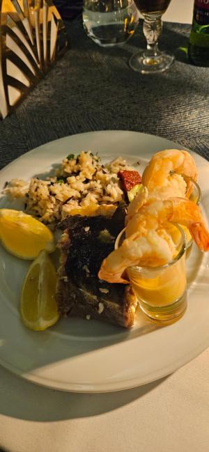 [P30] Creveti buni, buni serviti la munte. Bravo bucatarului! » foto by kmy <span class="label label-default labelC_thin small">NEVOTABILĂ</span>