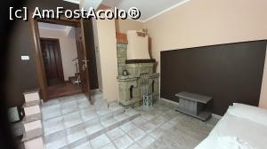 [P24] Șemineul decor din camera ”Rustic” » foto by Mitica49
 - 
<span class="allrVoted glyphicon glyphicon-heart hidden" id="av1257070"></span>
<a class="m-l-10 hidden" id="sv1257070" onclick="voting_Foto_DelVot(,1257070,27101)" role="button">șterge vot <span class="glyphicon glyphicon-remove"></span></a>
<a id="v91257070" class=" c-red"  onclick="voting_Foto_SetVot(1257070)" role="button"><span class="glyphicon glyphicon-heart-empty"></span> <b>LIKE</b> = Votează poza</a> <img class="hidden"  id="f1257070W9" src="/imagini/loader.gif" border="0" /><span class="AjErrMes hidden" id="e1257070ErM"></span>