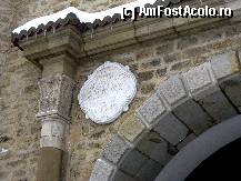 [P02] Golia - inscriptia de deasupra portii de sub turnul principal, in care se aminteste pe scurt motivul 'scurtarii' inaltimii clopotnitei » foto by vadra
 - 
<span class="allrVoted glyphicon glyphicon-heart hidden" id="av299677"></span>
<a class="m-l-10 hidden" id="sv299677" onclick="voting_Foto_DelVot(,299677,27105)" role="button">șterge vot <span class="glyphicon glyphicon-remove"></span></a>
<a id="v9299677" class=" c-red"  onclick="voting_Foto_SetVot(299677)" role="button"><span class="glyphicon glyphicon-heart-empty"></span> <b>LIKE</b> = Votează poza</a> <img class="hidden"  id="f299677W9" src="/imagini/loader.gif" border="0" /><span class="AjErrMes hidden" id="e299677ErM"></span>