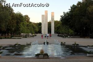 [P05] Parcul si fantana » foto by cristisch2003
 - 
<span class="allrVoted glyphicon glyphicon-heart hidden" id="av1258064"></span>
<a class="m-l-10 hidden" id="sv1258064" onclick="voting_Foto_DelVot(,1258064,27109)" role="button">șterge vot <span class="glyphicon glyphicon-remove"></span></a>
<a id="v91258064" class=" c-red"  onclick="voting_Foto_SetVot(1258064)" role="button"><span class="glyphicon glyphicon-heart-empty"></span> <b>LIKE</b> = Votează poza</a> <img class="hidden"  id="f1258064W9" src="/imagini/loader.gif" border="0" /><span class="AjErrMes hidden" id="e1258064ErM"></span>
