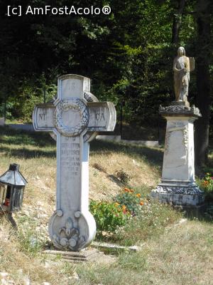 [P12] Muzeul memorial Nicolae Balcescu - Biserica de lemn de la Galtofani. Vechi monumente funerare. » foto by iulianic
 - 
<span class="allrVoted glyphicon glyphicon-heart hidden" id="av1258703"></span>
<a class="m-l-10 hidden" id="sv1258703" onclick="voting_Foto_DelVot(,1258703,27113)" role="button">șterge vot <span class="glyphicon glyphicon-remove"></span></a>
<a id="v91258703" class=" c-red"  onclick="voting_Foto_SetVot(1258703)" role="button"><span class="glyphicon glyphicon-heart-empty"></span> <b>LIKE</b> = Votează poza</a> <img class="hidden"  id="f1258703W9" src="/imagini/loader.gif" border="0" /><span class="AjErrMes hidden" id="e1258703ErM"></span>