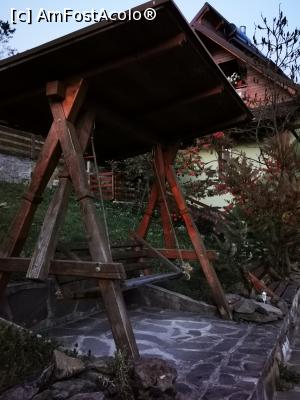 [P03] Un leagăn în curte » foto by cata2106
 - 
<span class="allrVoted glyphicon glyphicon-heart hidden" id="av1261793"></span>
<a class="m-l-10 hidden" id="sv1261793" onclick="voting_Foto_DelVot(,1261793,27140)" role="button">șterge vot <span class="glyphicon glyphicon-remove"></span></a>
<a id="v91261793" class=" c-red"  onclick="voting_Foto_SetVot(1261793)" role="button"><span class="glyphicon glyphicon-heart-empty"></span> <b>LIKE</b> = Votează poza</a> <img class="hidden"  id="f1261793W9" src="/imagini/loader.gif" border="0" /><span class="AjErrMes hidden" id="e1261793ErM"></span>
