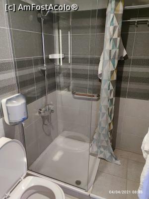 [P17] Cabina de dus » foto by ultrasro
 - 
<span class="allrVoted glyphicon glyphicon-heart hidden" id="av1262205"></span>
<a class="m-l-10 hidden" id="sv1262205" onclick="voting_Foto_DelVot(,1262205,27147)" role="button">șterge vot <span class="glyphicon glyphicon-remove"></span></a>
<a id="v91262205" class=" c-red"  onclick="voting_Foto_SetVot(1262205)" role="button"><span class="glyphicon glyphicon-heart-empty"></span> <b>LIKE</b> = Votează poza</a> <img class="hidden"  id="f1262205W9" src="/imagini/loader.gif" border="0" /><span class="AjErrMes hidden" id="e1262205ErM"></span>