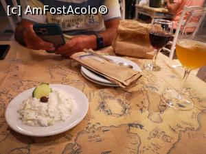 [P26] Taverna Platanos; (în punguță e pita) » foto by crismis
 - 
<span class="allrVoted glyphicon glyphicon-heart hidden" id="av1262631"></span>
<a class="m-l-10 hidden" id="sv1262631" onclick="voting_Foto_DelVot(,1262631,27150)" role="button">șterge vot <span class="glyphicon glyphicon-remove"></span></a>
<a id="v91262631" class=" c-red"  onclick="voting_Foto_SetVot(1262631)" role="button"><span class="glyphicon glyphicon-heart-empty"></span> <b>LIKE</b> = Votează poza</a> <img class="hidden"  id="f1262631W9" src="/imagini/loader.gif" border="0" /><span class="AjErrMes hidden" id="e1262631ErM"></span>