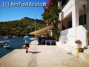 [P29] În față, O Molos Taverna, în capătul drept al golfului, cea pe care n-am mai apucat s-o testăm; data viitoare! » foto by crismis
 - 
<span class="allrVoted glyphicon glyphicon-heart hidden" id="av1262634"></span>
<a class="m-l-10 hidden" id="sv1262634" onclick="voting_Foto_DelVot(,1262634,27150)" role="button">șterge vot <span class="glyphicon glyphicon-remove"></span></a>
<a id="v91262634" class=" c-red"  onclick="voting_Foto_SetVot(1262634)" role="button"><span class="glyphicon glyphicon-heart-empty"></span> <b>LIKE</b> = Votează poza</a> <img class="hidden"  id="f1262634W9" src="/imagini/loader.gif" border="0" /><span class="AjErrMes hidden" id="e1262634ErM"></span>