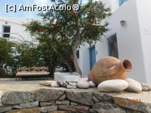 [P13] Andriani's Guest House: în curte » foto by irinad
 - 
<span class="allrVoted glyphicon glyphicon-heart hidden" id="av1263418"></span>
<a class="m-l-10 hidden" id="sv1263418" onclick="voting_Foto_DelVot(,1263418,27166)" role="button">șterge vot <span class="glyphicon glyphicon-remove"></span></a>
<a id="v91263418" class=" c-red"  onclick="voting_Foto_SetVot(1263418)" role="button"><span class="glyphicon glyphicon-heart-empty"></span> <b>LIKE</b> = Votează poza</a> <img class="hidden"  id="f1263418W9" src="/imagini/loader.gif" border="0" /><span class="AjErrMes hidden" id="e1263418ErM"></span>