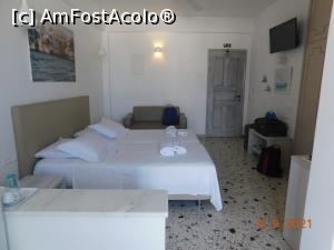 [P20] Andriani's Guest House: camera în ansamblu dinspre balcon » foto by irinad
 - 
<span class="allrVoted glyphicon glyphicon-heart hidden" id="av1263425"></span>
<a class="m-l-10 hidden" id="sv1263425" onclick="voting_Foto_DelVot(,1263425,27166)" role="button">șterge vot <span class="glyphicon glyphicon-remove"></span></a>
<a id="v91263425" class=" c-red"  onclick="voting_Foto_SetVot(1263425)" role="button"><span class="glyphicon glyphicon-heart-empty"></span> <b>LIKE</b> = Votează poza</a> <img class="hidden"  id="f1263425W9" src="/imagini/loader.gif" border="0" /><span class="AjErrMes hidden" id="e1263425ErM"></span>