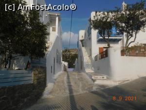 [P45] Andriani's Guest House: pe străduţa asta se intră cu maşina pentru a ajunge la pensiune » foto by irinad
 - 
<span class="allrVoted glyphicon glyphicon-heart hidden" id="av1263450"></span>
<a class="m-l-10 hidden" id="sv1263450" onclick="voting_Foto_DelVot(,1263450,27166)" role="button">șterge vot <span class="glyphicon glyphicon-remove"></span></a>
<a id="v91263450" class=" c-red"  onclick="voting_Foto_SetVot(1263450)" role="button"><span class="glyphicon glyphicon-heart-empty"></span> <b>LIKE</b> = Votează poza</a> <img class="hidden"  id="f1263450W9" src="/imagini/loader.gif" border="0" /><span class="AjErrMes hidden" id="e1263450ErM"></span>
