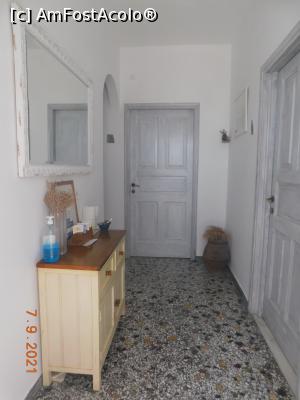 [P53] Andriani's Guest House: pe holul clădirii se află corpul de unde te poţi autoservi cu consumabile » foto by irinad
 - 
<span class="allrVoted glyphicon glyphicon-heart hidden" id="av1263458"></span>
<a class="m-l-10 hidden" id="sv1263458" onclick="voting_Foto_DelVot(,1263458,27166)" role="button">șterge vot <span class="glyphicon glyphicon-remove"></span></a>
<a id="v91263458" class=" c-red"  onclick="voting_Foto_SetVot(1263458)" role="button"><span class="glyphicon glyphicon-heart-empty"></span> <b>LIKE</b> = Votează poza</a> <img class="hidden"  id="f1263458W9" src="/imagini/loader.gif" border="0" /><span class="AjErrMes hidden" id="e1263458ErM"></span>