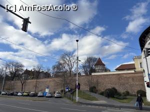 [P02] Zidul III de incintă,în spatele zidului se văd vârfurile turnurilor de apărare » foto by AZE
 - 
<span class="allrVoted glyphicon glyphicon-heart hidden" id="av1505742"></span>
<a class="m-l-10 hidden" id="sv1505742" onclick="voting_Foto_DelVot(,1505742,27170)" role="button">șterge vot <span class="glyphicon glyphicon-remove"></span></a>
<a id="v91505742" class=" c-red"  onclick="voting_Foto_SetVot(1505742)" role="button"><span class="glyphicon glyphicon-heart-empty"></span> <b>LIKE</b> = Votează poza</a> <img class="hidden"  id="f1505742W9" src="/imagini/loader.gif" border="0" /><span class="AjErrMes hidden" id="e1505742ErM"></span>