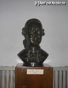 [P04] Bustul baronului Samuel Von Brukenthal. » foto by georgiana
 - 
<span class="allrVoted glyphicon glyphicon-heart hidden" id="av186126"></span>
<a class="m-l-10 hidden" id="sv186126" onclick="voting_Foto_DelVot(,186126,27182)" role="button">șterge vot <span class="glyphicon glyphicon-remove"></span></a>
<a id="v9186126" class=" c-red"  onclick="voting_Foto_SetVot(186126)" role="button"><span class="glyphicon glyphicon-heart-empty"></span> <b>LIKE</b> = Votează poza</a> <img class="hidden"  id="f186126W9" src="/imagini/loader.gif" border="0" /><span class="AjErrMes hidden" id="e186126ErM"></span>