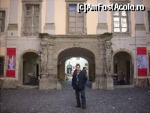 [P06] In curtea Palatului Brukenthal. » foto by georgiana
 - 
<span class="allrVoted glyphicon glyphicon-heart hidden" id="av186128"></span>
<a class="m-l-10 hidden" id="sv186128" onclick="voting_Foto_DelVot(,186128,27182)" role="button">șterge vot <span class="glyphicon glyphicon-remove"></span></a>
<a id="v9186128" class=" c-red"  onclick="voting_Foto_SetVot(186128)" role="button"><span class="glyphicon glyphicon-heart-empty"></span> <b>LIKE</b> = Votează poza</a> <img class="hidden"  id="f186128W9" src="/imagini/loader.gif" border="0" /><span class="AjErrMes hidden" id="e186128ErM"></span>