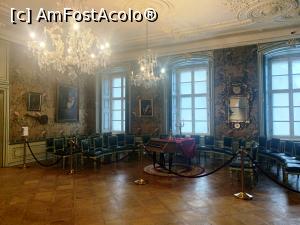 [P07] Sala de recepție palat » foto by AZE
 - 
<span class="allrVoted glyphicon glyphicon-heart hidden" id="av1354035"></span>
<a class="m-l-10 hidden" id="sv1354035" onclick="voting_Foto_DelVot(,1354035,27182)" role="button">șterge vot <span class="glyphicon glyphicon-remove"></span></a>
<a id="v91354035" class=" c-red"  onclick="voting_Foto_SetVot(1354035)" role="button"><span class="glyphicon glyphicon-heart-empty"></span> <b>LIKE</b> = Votează poza</a> <img class="hidden"  id="f1354035W9" src="/imagini/loader.gif" border="0" /><span class="AjErrMes hidden" id="e1354035ErM"></span>