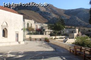 [P10] Creta, Moni Piso Preveli, În plan îndepărtat în dreapta este clădirea muzeului, destul de aproape de intrarea la mănăstire » foto by mprofeanu
 - 
<span class="allrVoted glyphicon glyphicon-heart hidden" id="av1275115"></span>
<a class="m-l-10 hidden" id="sv1275115" onclick="voting_Foto_DelVot(,1275115,27187)" role="button">șterge vot <span class="glyphicon glyphicon-remove"></span></a>
<a id="v91275115" class=" c-red"  onclick="voting_Foto_SetVot(1275115)" role="button"><span class="glyphicon glyphicon-heart-empty"></span> <b>LIKE</b> = Votează poza</a> <img class="hidden"  id="f1275115W9" src="/imagini/loader.gif" border="0" /><span class="AjErrMes hidden" id="e1275115ErM"></span>