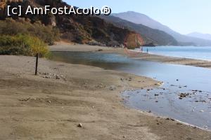 [P27] Creta, Plaja Preveli, Am ajuns,  Impresionantă Stâncă, mare ce arată ca o inimă.... » foto by mprofeanu
 - 
<span class="allrVoted glyphicon glyphicon-heart hidden" id="av1275132"></span>
<a class="m-l-10 hidden" id="sv1275132" onclick="voting_Foto_DelVot(,1275132,27187)" role="button">șterge vot <span class="glyphicon glyphicon-remove"></span></a>
<a id="v91275132" class=" c-red"  onclick="voting_Foto_SetVot(1275132)" role="button"><span class="glyphicon glyphicon-heart-empty"></span> <b>LIKE</b> = Votează poza</a> <img class="hidden"  id="f1275132W9" src="/imagini/loader.gif" border="0" /><span class="AjErrMes hidden" id="e1275132ErM"></span>