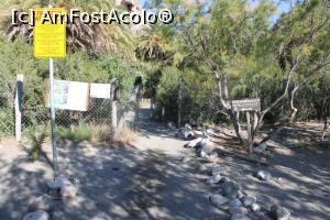 [P32] Creta, Plaja Preveli, Indicatorul și Poteca spre Pădurea de Palmieri, alături Panoul cu informații, este imediat după terasa tavernei... » foto by mprofeanu
 - 
<span class="allrVoted glyphicon glyphicon-heart hidden" id="av1275137"></span>
<a class="m-l-10 hidden" id="sv1275137" onclick="voting_Foto_DelVot(,1275137,27187)" role="button">șterge vot <span class="glyphicon glyphicon-remove"></span></a>
<a id="v91275137" class=" c-red"  onclick="voting_Foto_SetVot(1275137)" role="button"><span class="glyphicon glyphicon-heart-empty"></span> <b>LIKE</b> = Votează poza</a> <img class="hidden"  id="f1275137W9" src="/imagini/loader.gif" border="0" /><span class="AjErrMes hidden" id="e1275137ErM"></span>