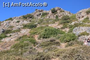 [P49] Creta, Urcușul la Parcarea de la Plaja Preveli destul de greu, se vede sus în dreapta balustrada unde trebuia să ajungem...circa 30 minute pentru noi... » foto by mprofeanu
 - 
<span class="allrVoted glyphicon glyphicon-heart hidden" id="av1275154"></span>
<a class="m-l-10 hidden" id="sv1275154" onclick="voting_Foto_DelVot(,1275154,27187)" role="button">șterge vot <span class="glyphicon glyphicon-remove"></span></a>
<a id="v91275154" class=" c-red"  onclick="voting_Foto_SetVot(1275154)" role="button"><span class="glyphicon glyphicon-heart-empty"></span> <b>LIKE</b> = Votează poza</a> <img class="hidden"  id="f1275154W9" src="/imagini/loader.gif" border="0" /><span class="AjErrMes hidden" id="e1275154ErM"></span>