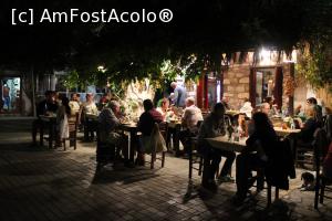 [P01] Myrtos, Restaurantul O Platanos, Toate mesele ocupate la ora 21 » foto by mprofeanu
 - 
<span class="allrVoted glyphicon glyphicon-heart hidden" id="av1267469"></span>
<a class="m-l-10 hidden" id="sv1267469" onclick="voting_Foto_DelVot(,1267469,27205)" role="button">șterge vot <span class="glyphicon glyphicon-remove"></span></a>
<a id="v91267469" class=" c-red"  onclick="voting_Foto_SetVot(1267469)" role="button"><span class="glyphicon glyphicon-heart-empty"></span> <b>LIKE</b> = Votează poza</a> <img class="hidden"  id="f1267469W9" src="/imagini/loader.gif" border="0" /><span class="AjErrMes hidden" id="e1267469ErM"></span>
