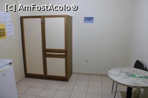 [P11] Agios Nikolaos, Hotel Creta, Camera 104, Bucătăria, Dulapul pentru haine adăpostea fierul și suportul de călcat » foto by mprofeanu
 - 
<span class="allrVoted glyphicon glyphicon-heart hidden" id="av1268867"></span>
<a class="m-l-10 hidden" id="sv1268867" onclick="voting_Foto_DelVot(,1268867,27217)" role="button">șterge vot <span class="glyphicon glyphicon-remove"></span></a>
<a id="v91268867" class=" c-red"  onclick="voting_Foto_SetVot(1268867)" role="button"><span class="glyphicon glyphicon-heart-empty"></span> <b>LIKE</b> = Votează poza</a> <img class="hidden"  id="f1268867W9" src="/imagini/loader.gif" border="0" /><span class="AjErrMes hidden" id="e1268867ErM"></span>