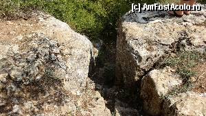[P13] Pe aici se poate coborî în canion. 
Pe-aici veni fătuca (picioarele dânsei) și-și aștepta bulgaru...  » foto by bog68
 - 
<span class="allrVoted glyphicon glyphicon-heart hidden" id="av373144"></span>
<a class="m-l-10 hidden" id="sv373144" onclick="voting_Foto_DelVot(,373144,27237)" role="button">șterge vot <span class="glyphicon glyphicon-remove"></span></a>
<a id="v9373144" class=" c-red"  onclick="voting_Foto_SetVot(373144)" role="button"><span class="glyphicon glyphicon-heart-empty"></span> <b>LIKE</b> = Votează poza</a> <img class="hidden"  id="f373144W9" src="/imagini/loader.gif" border="0" /><span class="AjErrMes hidden" id="e373144ErM"></span>