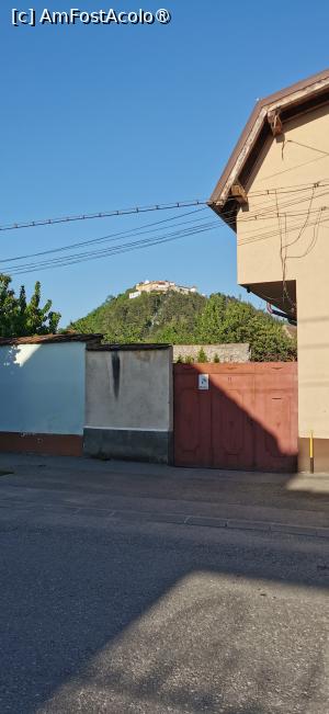 [P02] Vedere din fata portii, spre cetatea Rasnov. » foto by ⭐ValentinB_88⭐
 - 
<span class="allrVoted glyphicon glyphicon-heart hidden" id="av1427130"></span>
<a class="m-l-10 hidden" id="sv1427130" onclick="voting_Foto_DelVot(,1427130,27243)" role="button">șterge vot <span class="glyphicon glyphicon-remove"></span></a>
<a id="v91427130" class=" c-red"  onclick="voting_Foto_SetVot(1427130)" role="button"><span class="glyphicon glyphicon-heart-empty"></span> <b>LIKE</b> = Votează poza</a> <img class="hidden"  id="f1427130W9" src="/imagini/loader.gif" border="0" /><span class="AjErrMes hidden" id="e1427130ErM"></span>