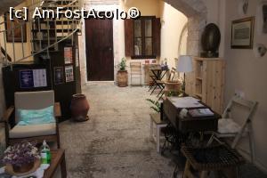 [P07] Rethymno, Loggia Traditional Suites, Recepția și Scara spre camerele de la etaj » foto by mprofeanu
 - 
<span class="allrVoted glyphicon glyphicon-heart hidden" id="av1272373"></span>
<a class="m-l-10 hidden" id="sv1272373" onclick="voting_Foto_DelVot(,1272373,27245)" role="button">șterge vot <span class="glyphicon glyphicon-remove"></span></a>
<a id="v91272373" class=" c-red"  onclick="voting_Foto_SetVot(1272373)" role="button"><span class="glyphicon glyphicon-heart-empty"></span> <b>LIKE</b> = Votează poza</a> <img class="hidden"  id="f1272373W9" src="/imagini/loader.gif" border="0" /><span class="AjErrMes hidden" id="e1272373ErM"></span>