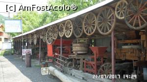 [P02] Muzeul de Etnografie Horea și Aurel Flutur, Chișcău, jud Bihor, în fața casei » foto by ungureanica
 - 
<span class="allrVoted glyphicon glyphicon-heart hidden" id="av909087"></span>
<a class="m-l-10 hidden" id="sv909087" onclick="voting_Foto_DelVot(,909087,27253)" role="button">șterge vot <span class="glyphicon glyphicon-remove"></span></a>
<a id="v9909087" class=" c-red"  onclick="voting_Foto_SetVot(909087)" role="button"><span class="glyphicon glyphicon-heart-empty"></span> <b>LIKE</b> = Votează poza</a> <img class="hidden"  id="f909087W9" src="/imagini/loader.gif" border="0" /><span class="AjErrMes hidden" id="e909087ErM"></span>