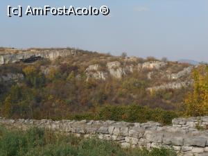 [P30] Cetatea Hisarya - străjerul orașului Loveci. Dealul alăturat.  » foto by iulianic
 - 
<span class="allrVoted glyphicon glyphicon-heart hidden" id="av1027505"></span>
<a class="m-l-10 hidden" id="sv1027505" onclick="voting_Foto_DelVot(,1027505,27256)" role="button">șterge vot <span class="glyphicon glyphicon-remove"></span></a>
<a id="v91027505" class=" c-red"  onclick="voting_Foto_SetVot(1027505)" role="button"><span class="glyphicon glyphicon-heart-empty"></span> <b>LIKE</b> = Votează poza</a> <img class="hidden"  id="f1027505W9" src="/imagini/loader.gif" border="0" /><span class="AjErrMes hidden" id="e1027505ErM"></span>