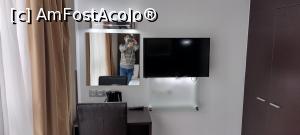 [P02] Camera 409. Oglinda de perete, Tv plat,birou cu scaun (in fata) si dressing (in dreapta). » foto by ovidiuyepi
 - 
<span class="allrVoted glyphicon glyphicon-heart hidden" id="av1275171"></span>
<a class="m-l-10 hidden" id="sv1275171" onclick="voting_Foto_DelVot(,1275171,27279)" role="button">șterge vot <span class="glyphicon glyphicon-remove"></span></a>
<a id="v91275171" class=" c-red"  onclick="voting_Foto_SetVot(1275171)" role="button"><span class="glyphicon glyphicon-heart-empty"></span> <b>LIKE</b> = Votează poza</a> <img class="hidden"  id="f1275171W9" src="/imagini/loader.gif" border="0" /><span class="AjErrMes hidden" id="e1275171ErM"></span>