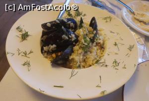 [P32] Taverna O Lakis - midii cu pilaf » foto by Carmen Ion
 - 
<span class="allrVoted glyphicon glyphicon-heart hidden" id="av1377939"></span>
<a class="m-l-10 hidden" id="sv1377939" onclick="voting_Foto_DelVot(,1377939,27299)" role="button">șterge vot <span class="glyphicon glyphicon-remove"></span></a>
<a id="v91377939" class=" c-red"  onclick="voting_Foto_SetVot(1377939)" role="button"><span class="glyphicon glyphicon-heart-empty"></span> <b>LIKE</b> = Votează poza</a> <img class="hidden"  id="f1377939W9" src="/imagini/loader.gif" border="0" /><span class="AjErrMes hidden" id="e1377939ErM"></span>