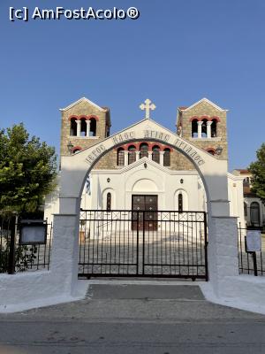 [P03] Biserica Agia Triadei » foto by krisstinna
 - 
<span class="allrVoted glyphicon glyphicon-heart hidden" id="av1276576"></span>
<a class="m-l-10 hidden" id="sv1276576" onclick="voting_Foto_DelVot(,1276576,27300)" role="button">șterge vot <span class="glyphicon glyphicon-remove"></span></a>
<a id="v91276576" class=" c-red"  onclick="voting_Foto_SetVot(1276576)" role="button"><span class="glyphicon glyphicon-heart-empty"></span> <b>LIKE</b> = Votează poza</a> <img class="hidden"  id="f1276576W9" src="/imagini/loader.gif" border="0" /><span class="AjErrMes hidden" id="e1276576ErM"></span>