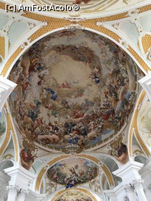 [P34] Cupola pictată a bazilicii Neresheim » foto by AZE
 - 
<span class="allrVoted glyphicon glyphicon-heart hidden" id="av1277940"></span>
<a class="m-l-10 hidden" id="sv1277940" onclick="voting_Foto_DelVot(,1277940,27301)" role="button">șterge vot <span class="glyphicon glyphicon-remove"></span></a>
<a id="v91277940" class=" c-red"  onclick="voting_Foto_SetVot(1277940)" role="button"><span class="glyphicon glyphicon-heart-empty"></span> <b>LIKE</b> = Votează poza</a> <img class="hidden"  id="f1277940W9" src="/imagini/loader.gif" border="0" /><span class="AjErrMes hidden" id="e1277940ErM"></span>
