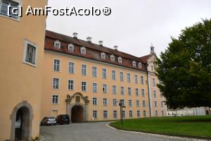 [P04] Schloss Elwangen-curtea interioară » foto by AZE
 - 
<span class="allrVoted glyphicon glyphicon-heart hidden" id="av1278766"></span>
<a class="m-l-10 hidden" id="sv1278766" onclick="voting_Foto_DelVot(,1278766,27301)" role="button">șterge vot <span class="glyphicon glyphicon-remove"></span></a>
<a id="v91278766" class=" c-red"  onclick="voting_Foto_SetVot(1278766)" role="button"><span class="glyphicon glyphicon-heart-empty"></span> <b>LIKE</b> = Votează poza</a> <img class="hidden"  id="f1278766W9" src="/imagini/loader.gif" border="0" /><span class="AjErrMes hidden" id="e1278766ErM"></span>