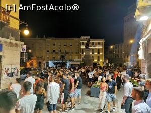 [P04] Viata de noapte langa statuia lui Carlo Felice » foto by ultrasro
 - 
<span class="allrVoted glyphicon glyphicon-heart hidden" id="av1279017"></span>
<a class="m-l-10 hidden" id="sv1279017" onclick="voting_Foto_DelVot(,1279017,27317)" role="button">șterge vot <span class="glyphicon glyphicon-remove"></span></a>
<a id="v91279017" class=" c-red"  onclick="voting_Foto_SetVot(1279017)" role="button"><span class="glyphicon glyphicon-heart-empty"></span> <b>LIKE</b> = Votează poza</a> <img class="hidden"  id="f1279017W9" src="/imagini/loader.gif" border="0" /><span class="AjErrMes hidden" id="e1279017ErM"></span>
