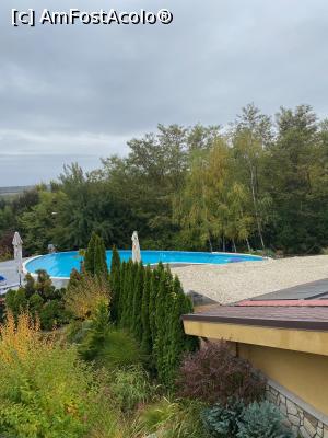 [P03] vederea din balcon spre piscina » foto by ailynuka
 - 
<span class="allrVoted glyphicon glyphicon-heart hidden" id="av1280128"></span>
<a class="m-l-10 hidden" id="sv1280128" onclick="voting_Foto_DelVot(,1280128,27335)" role="button">șterge vot <span class="glyphicon glyphicon-remove"></span></a>
<a id="v91280128" class=" c-red"  onclick="voting_Foto_SetVot(1280128)" role="button"><span class="glyphicon glyphicon-heart-empty"></span> <b>LIKE</b> = Votează poza</a> <img class="hidden"  id="f1280128W9" src="/imagini/loader.gif" border="0" /><span class="AjErrMes hidden" id="e1280128ErM"></span>