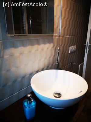 [P06] Chiuveta din baie, săpunul lichid » foto by crismis
 - 
<span class="allrVoted glyphicon glyphicon-heart hidden" id="av1280141"></span>
<a class="m-l-10 hidden" id="sv1280141" onclick="voting_Foto_DelVot(,1280141,27339)" role="button">șterge vot <span class="glyphicon glyphicon-remove"></span></a>
<a id="v91280141" class=" c-red"  onclick="voting_Foto_SetVot(1280141)" role="button"><span class="glyphicon glyphicon-heart-empty"></span> <b>LIKE</b> = Votează poza</a> <img class="hidden"  id="f1280141W9" src="/imagini/loader.gif" border="0" /><span class="AjErrMes hidden" id="e1280141ErM"></span>