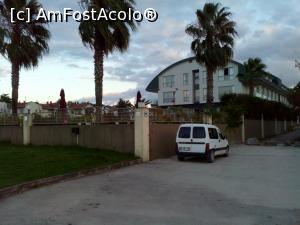[P05] Hotelul vazut de pe malul marii » foto by Yoda
 - 
<span class="allrVoted glyphicon glyphicon-heart hidden" id="av1280439"></span>
<a class="m-l-10 hidden" id="sv1280439" onclick="voting_Foto_DelVot(,1280439,27341)" role="button">șterge vot <span class="glyphicon glyphicon-remove"></span></a>
<a id="v91280439" class=" c-red"  onclick="voting_Foto_SetVot(1280439)" role="button"><span class="glyphicon glyphicon-heart-empty"></span> <b>LIKE</b> = Votează poza</a> <img class="hidden"  id="f1280439W9" src="/imagini/loader.gif" border="0" /><span class="AjErrMes hidden" id="e1280439ErM"></span>