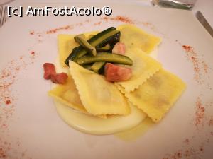 [P11] Ravioli umpluți cu ricotta și vinete » foto by crismis
 - 
<span class="allrVoted glyphicon glyphicon-heart hidden" id="av1280605"></span>
<a class="m-l-10 hidden" id="sv1280605" onclick="voting_Foto_DelVot(,1280605,27345)" role="button">șterge vot <span class="glyphicon glyphicon-remove"></span></a>
<a id="v91280605" class=" c-red"  onclick="voting_Foto_SetVot(1280605)" role="button"><span class="glyphicon glyphicon-heart-empty"></span> <b>LIKE</b> = Votează poza</a> <img class="hidden"  id="f1280605W9" src="/imagini/loader.gif" border="0" /><span class="AjErrMes hidden" id="e1280605ErM"></span>
