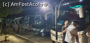 [P37] Foarte multe autocare, multi turisti,siguranta deplina. » foto by Lisa
 - 
<span class="allrVoted glyphicon glyphicon-heart hidden" id="av1281693"></span>
<a class="m-l-10 hidden" id="sv1281693" onclick="voting_Foto_DelVot(,1281693,27357)" role="button">șterge vot <span class="glyphicon glyphicon-remove"></span></a>
<a id="v91281693" class=" c-red"  onclick="voting_Foto_SetVot(1281693)" role="button"><span class="glyphicon glyphicon-heart-empty"></span> <b>LIKE</b> = Votează poza</a> <img class="hidden"  id="f1281693W9" src="/imagini/loader.gif" border="0" /><span class="AjErrMes hidden" id="e1281693ErM"></span>