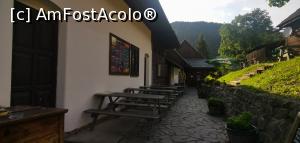 [P28] Restaurantul din Vlkolinec, din păcate închis. » foto by Aurici
 - 
<span class="allrVoted glyphicon glyphicon-heart hidden" id="av1282250"></span>
<a class="m-l-10 hidden" id="sv1282250" onclick="voting_Foto_DelVot(,1282250,27361)" role="button">șterge vot <span class="glyphicon glyphicon-remove"></span></a>
<a id="v91282250" class=" c-red"  onclick="voting_Foto_SetVot(1282250)" role="button"><span class="glyphicon glyphicon-heart-empty"></span> <b>LIKE</b> = Votează poza</a> <img class="hidden"  id="f1282250W9" src="/imagini/loader.gif" border="0" /><span class="AjErrMes hidden" id="e1282250ErM"></span>