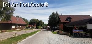 [P05] În stânga centrul infoturistic din Podlesok și vis-a-vis restaurantul Rumanka, unde am mâncat seara, la întoarcere. » foto by Aurici
 - 
<span class="allrVoted glyphicon glyphicon-heart hidden" id="av1283606"></span>
<a class="m-l-10 hidden" id="sv1283606" onclick="voting_Foto_DelVot(,1283606,27374)" role="button">șterge vot <span class="glyphicon glyphicon-remove"></span></a>
<a id="v91283606" class=" c-red"  onclick="voting_Foto_SetVot(1283606)" role="button"><span class="glyphicon glyphicon-heart-empty"></span> <b>LIKE</b> = Votează poza</a> <img class="hidden"  id="f1283606W9" src="/imagini/loader.gif" border="0" /><span class="AjErrMes hidden" id="e1283606ErM"></span>