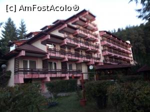 [P02] FATADA HOSTEL » foto by ile57b
 - 
<span class="allrVoted glyphicon glyphicon-heart hidden" id="av1290337"></span>
<a class="m-l-10 hidden" id="sv1290337" onclick="voting_Foto_DelVot(,1290337,27413)" role="button">șterge vot <span class="glyphicon glyphicon-remove"></span></a>
<a id="v91290337" class=" c-red"  onclick="voting_Foto_SetVot(1290337)" role="button"><span class="glyphicon glyphicon-heart-empty"></span> <b>LIKE</b> = Votează poza</a> <img class="hidden"  id="f1290337W9" src="/imagini/loader.gif" border="0" /><span class="AjErrMes hidden" id="e1290337ErM"></span>
